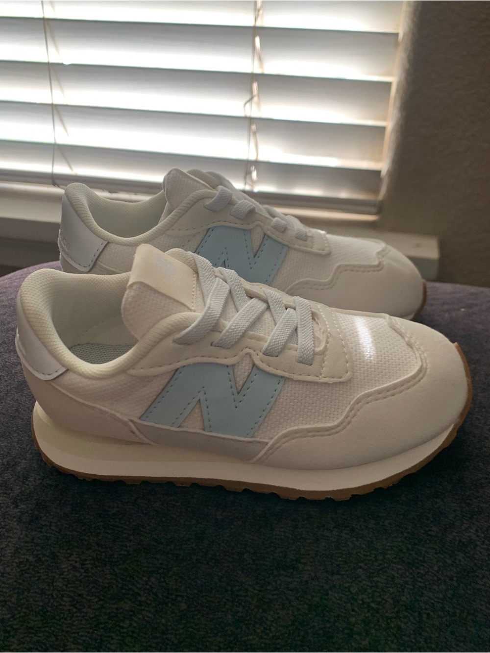 New in Box - Kids New Balance 237
Bungee Infant - Color Frosted Glass/Sea Salt